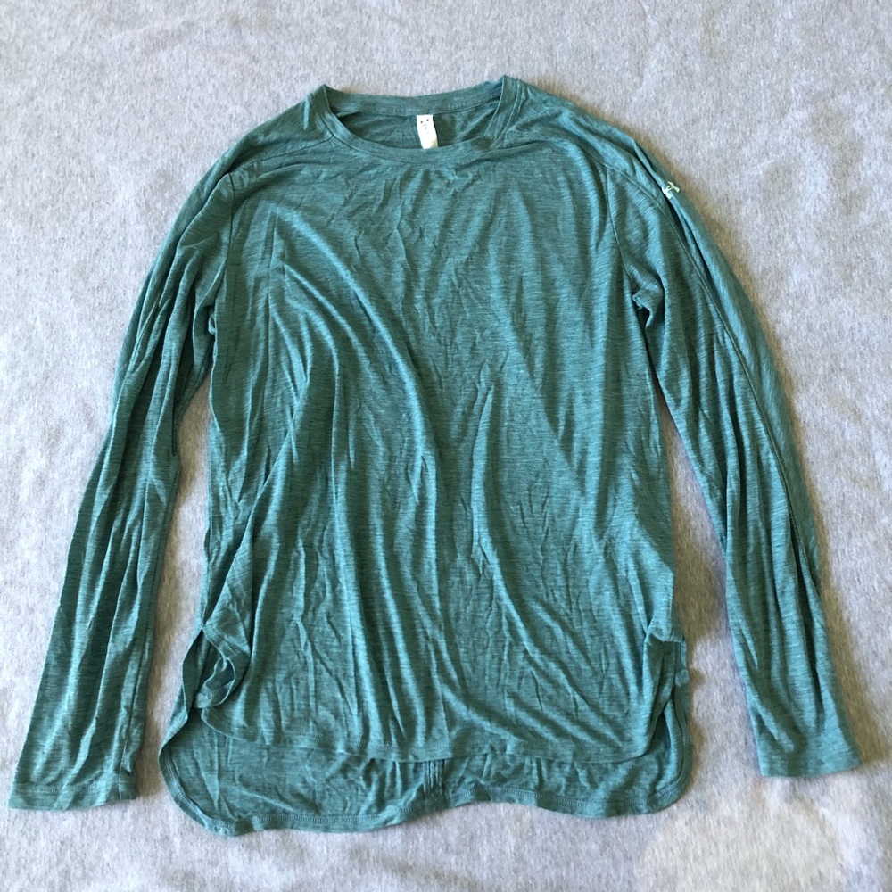 Under Armour long sleeved shirt